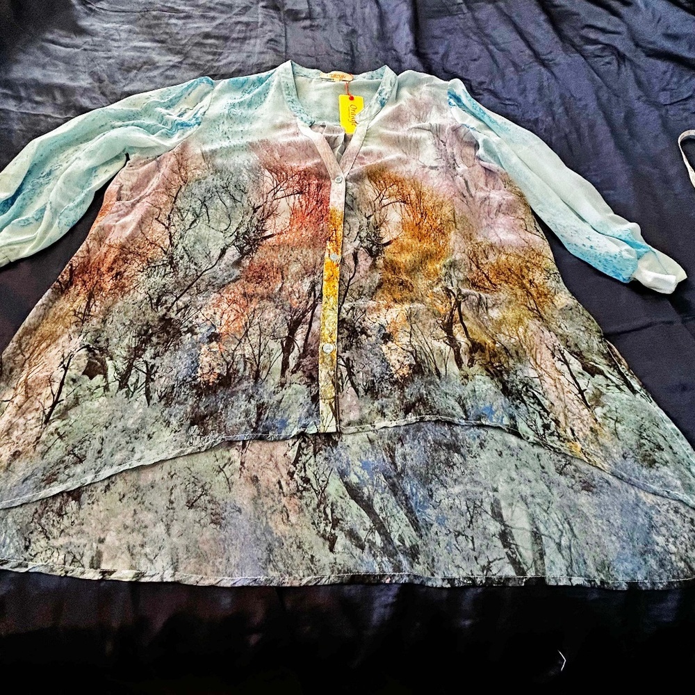TUNIC, BLUE MULTI (Pinks, Blues, Yellows), SIZE: PLUS ONE SIZE, KIND OF FLORAL